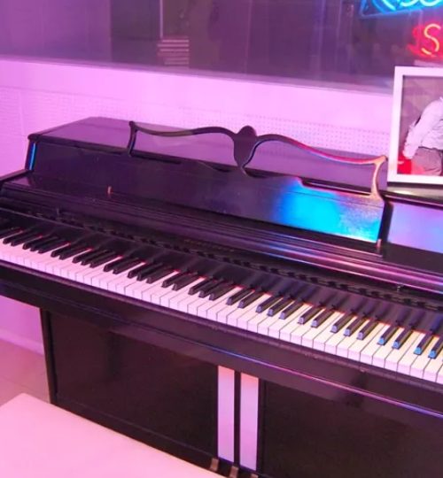 Million Dollar Piano»